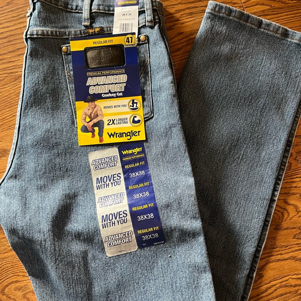 Wrangler Premium Performance Advanced Comfort cowboy cut jeans